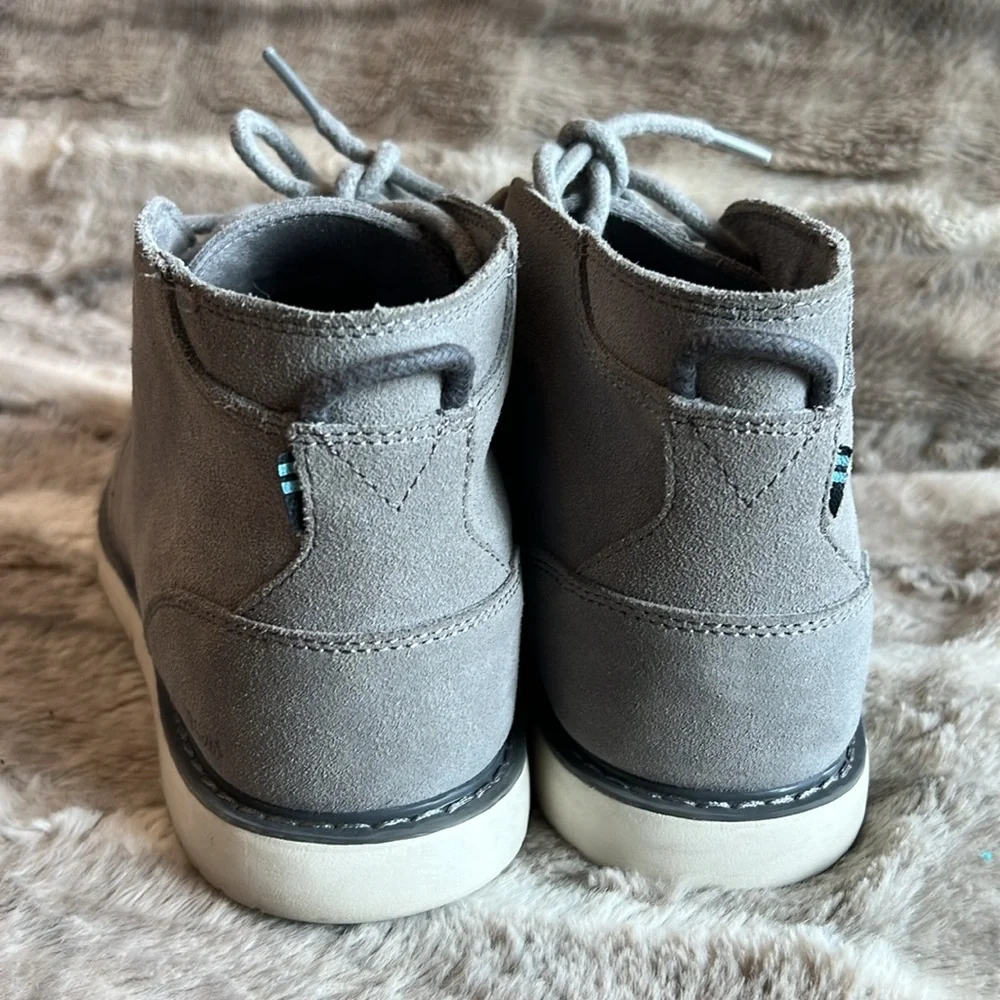 TOMS Men's Gray Suede Chukka Boots Navi